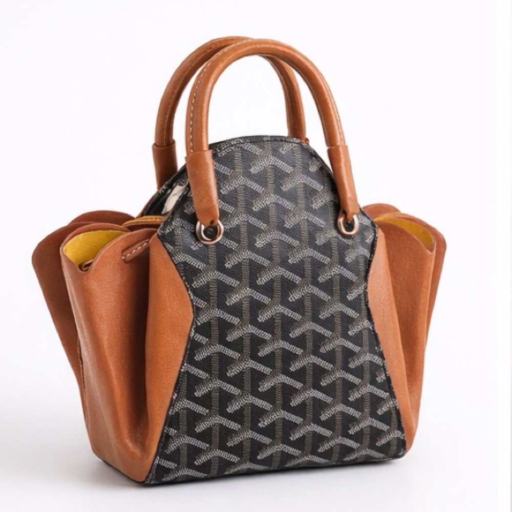 GOYARD Chevron Print Coated Canvas Mustique Accordion Shoulder Bag - Picture 3 of 4